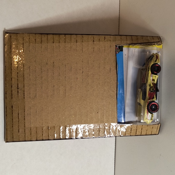 B22 Hot Wheels 76 Greenwood Corvette Stingray with shipping protector - Picture 3 of 3